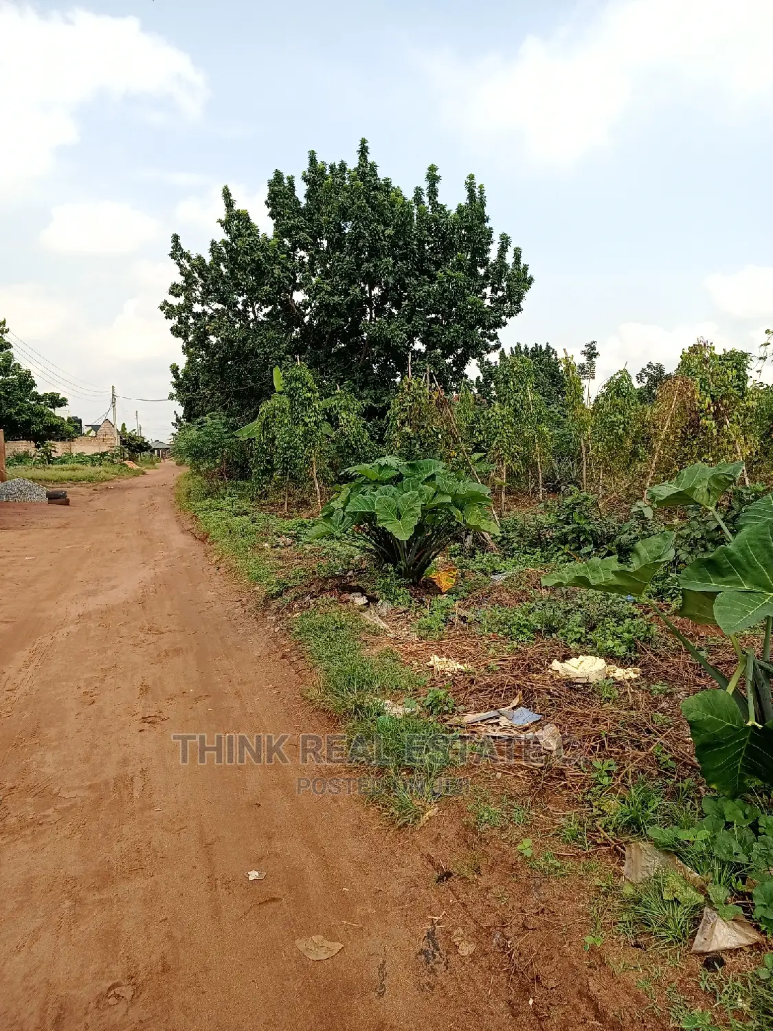 100/100 Land at Eyean-Aduwawa Very Close to the Tarred Road in Benin City