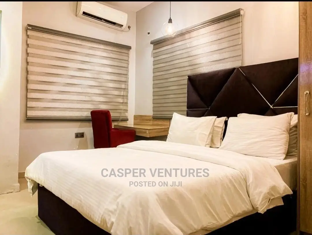 Royal Looking Studio Apartment. in Lekki Phase 1