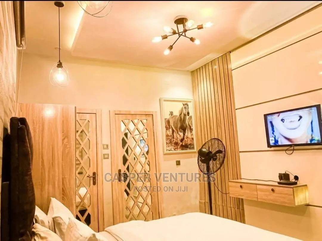 Royal Looking Studio Apartment. in Lekki Phase 1