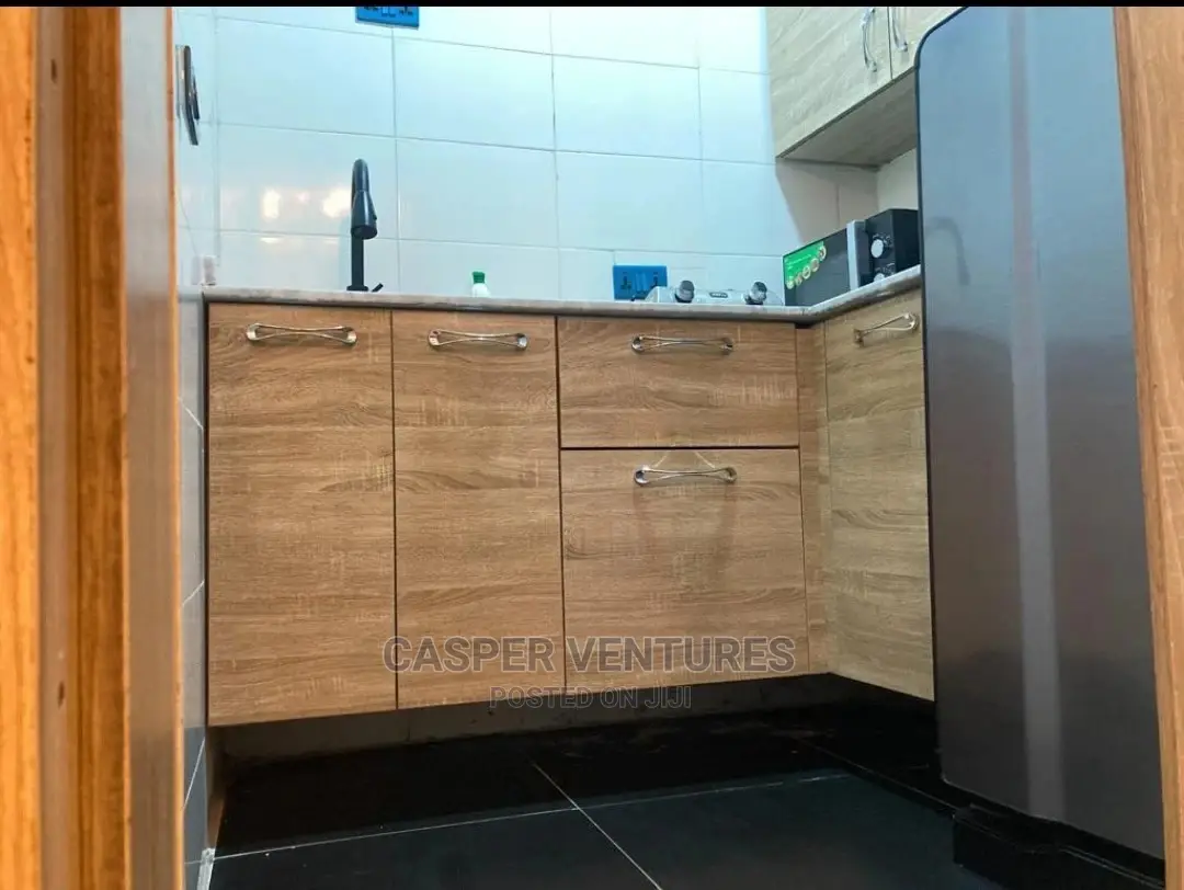 Royal Looking Studio Apartment. in Lekki Phase 1