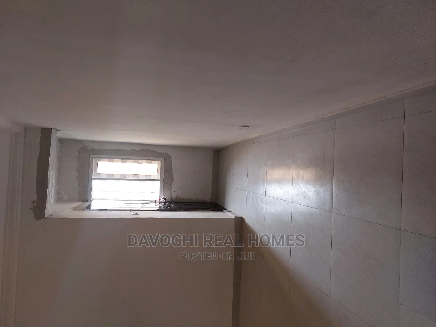 3bdrm Block of Flats in Orchid Road, Chevron for rent in Chevron