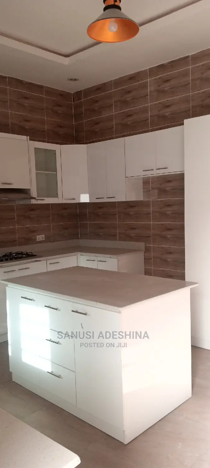 5bdrm Duplex in Life Camp Fct Abuja for sale in Life Camp