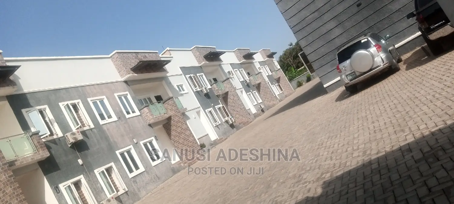 5bdrm Duplex in Life Camp Fct Abuja for sale in Life Camp