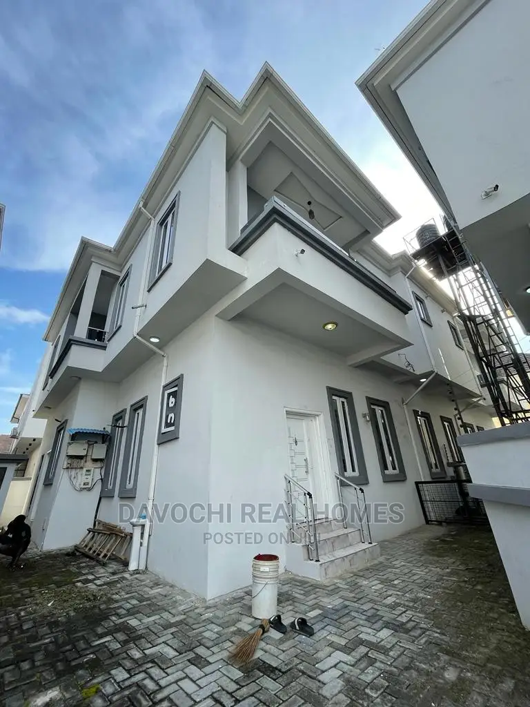 4bdrm Duplex in Ologolo Estate, Lekki for rent in Lekki