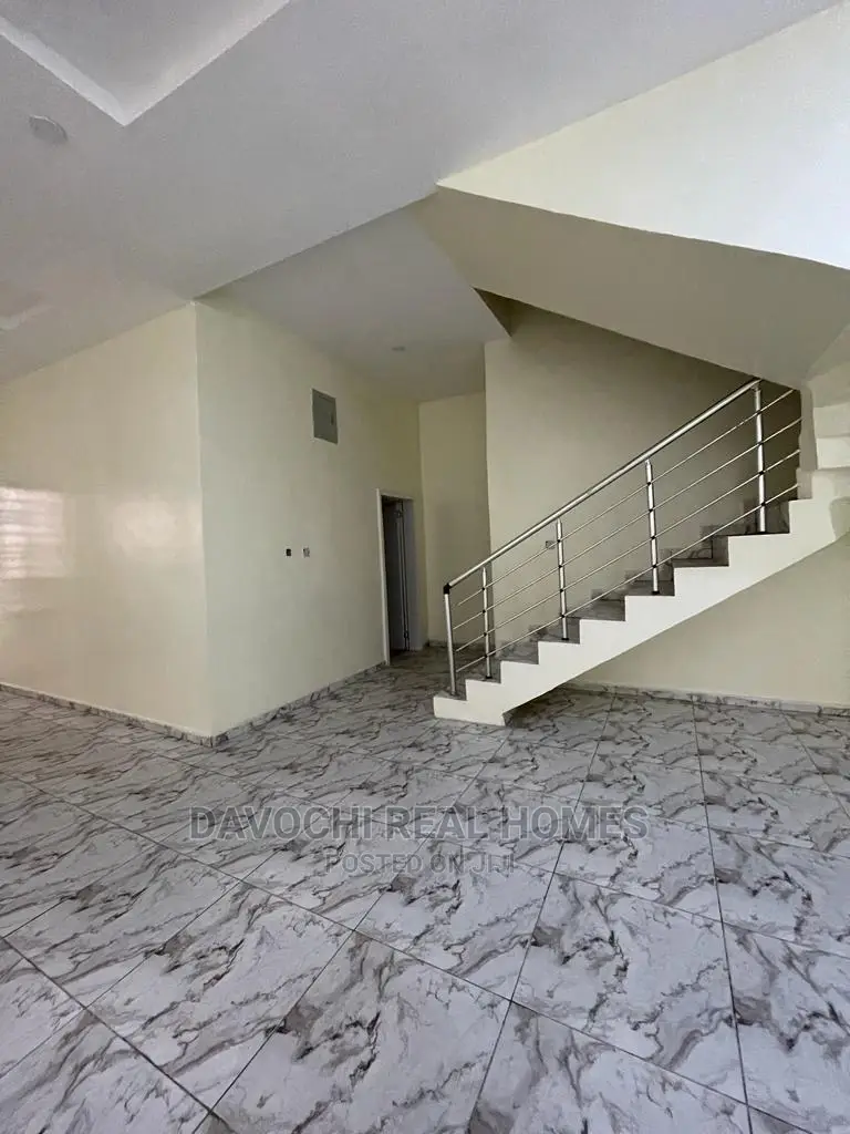 4bdrm Duplex in Ologolo Estate, Lekki for rent in Lekki