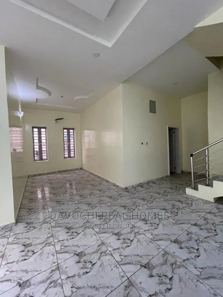 4bdrm Duplex in Ologolo Estate, Lekki for rent in Lekki