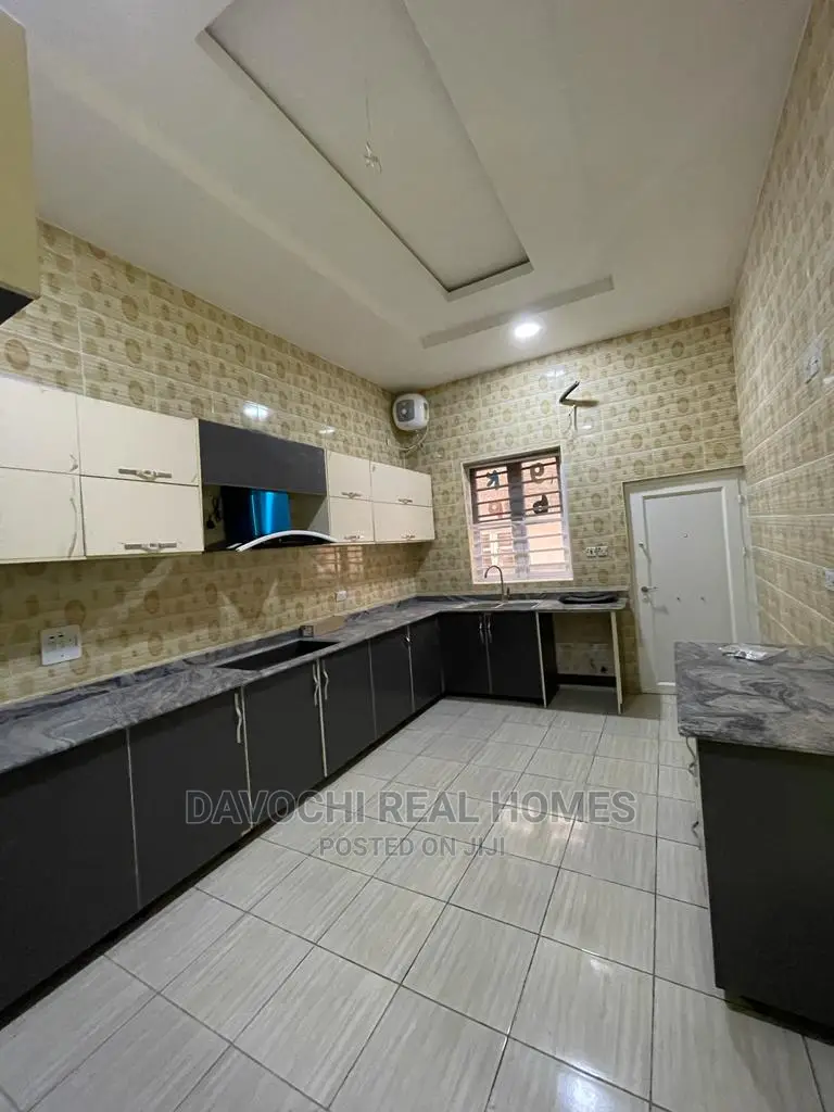 4bdrm Duplex in Ologolo Estate, Lekki for rent in Lekki