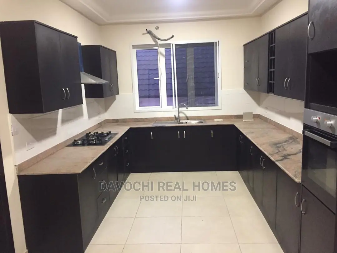 3bdrm Block of Flats in Lekki Ikate for rent in Lekki