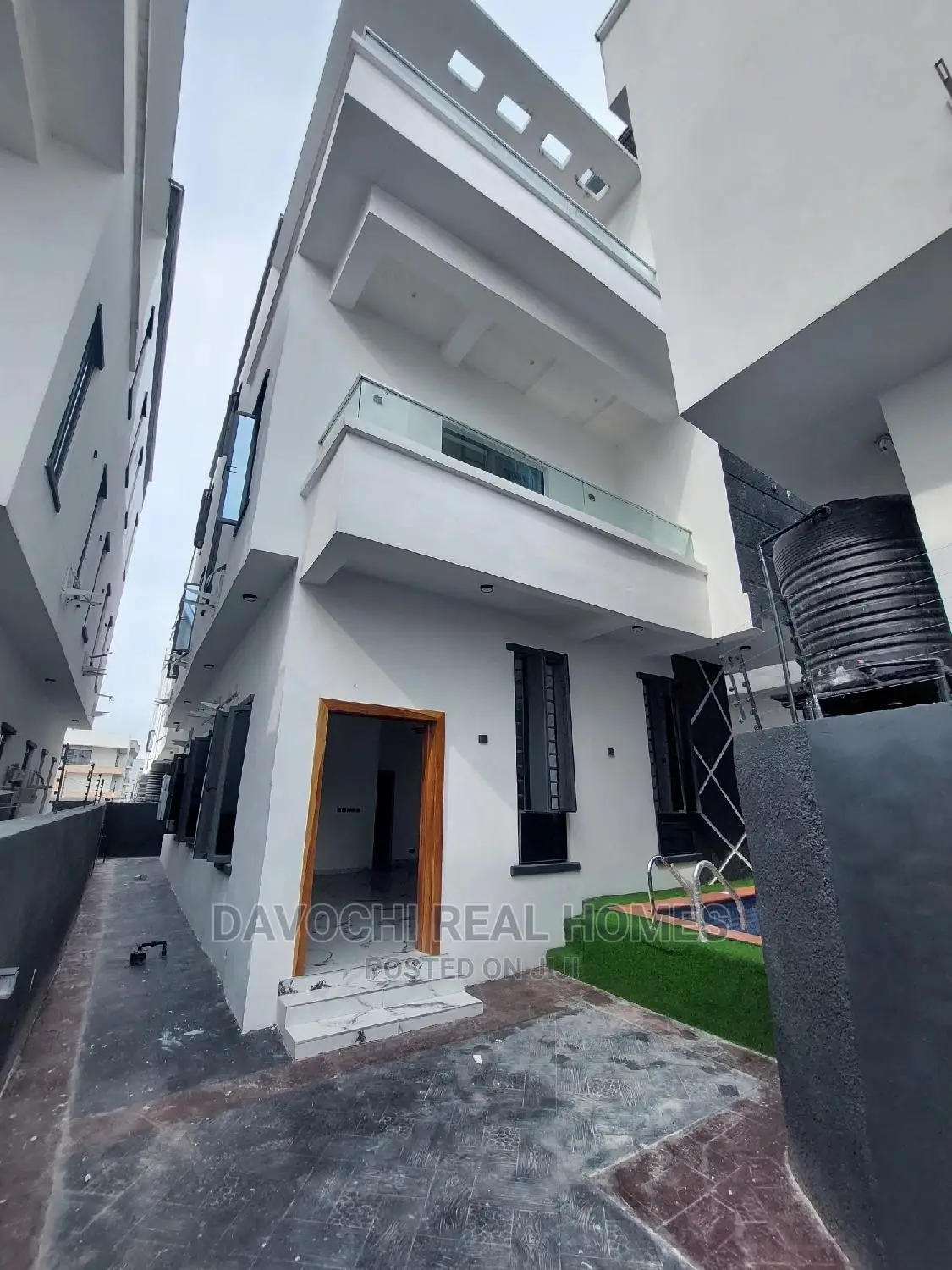 5bdrm Duplex in Ikate-Lekki for Sale in Lekki