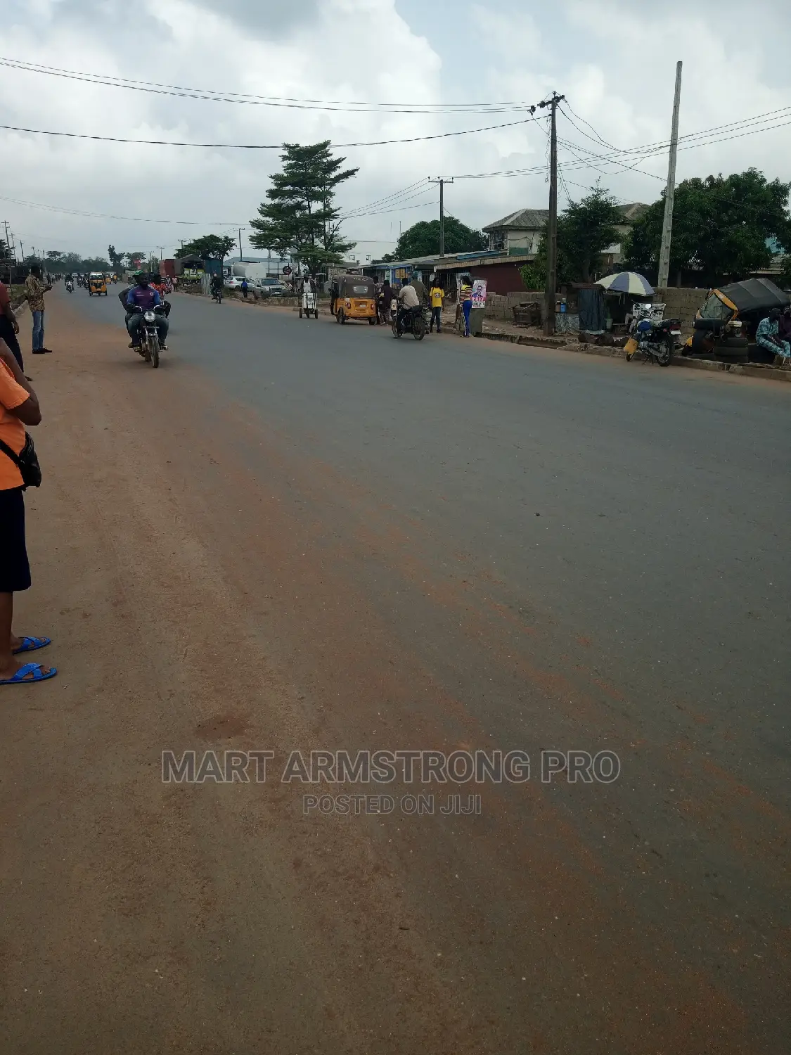 A Good Commercial 5plots of Land Facing Major Road in Ikorodu
