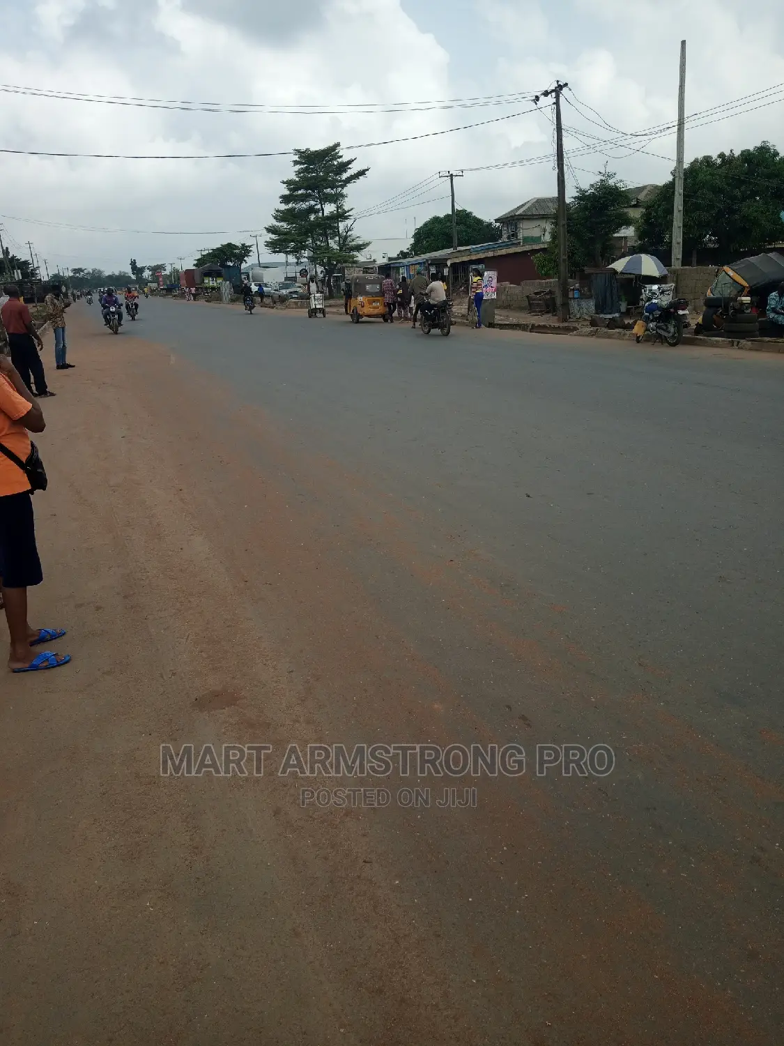 A Good Commercial 5plots of Land Facing Major Road in Ikorodu