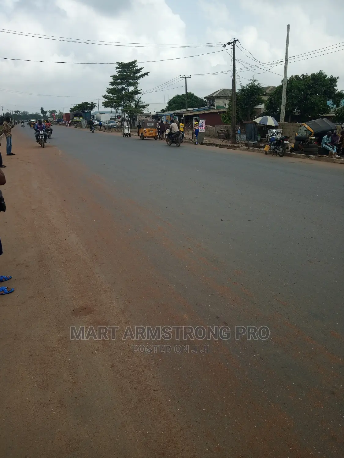 A Good Commercial 5plots of Land Facing Major Road in Ikorodu