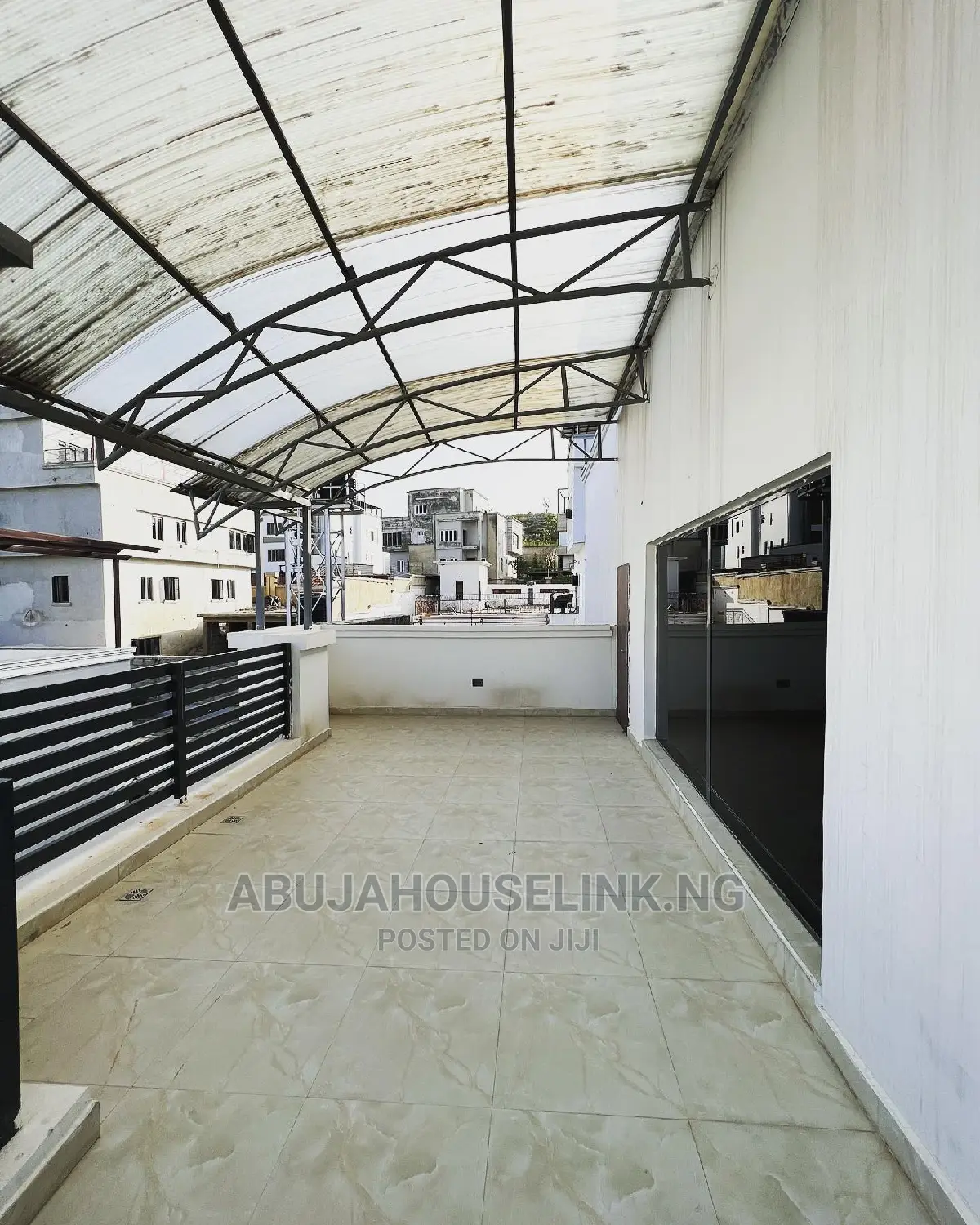 5bdrm Duplex in Guzape for sale in Guzape District