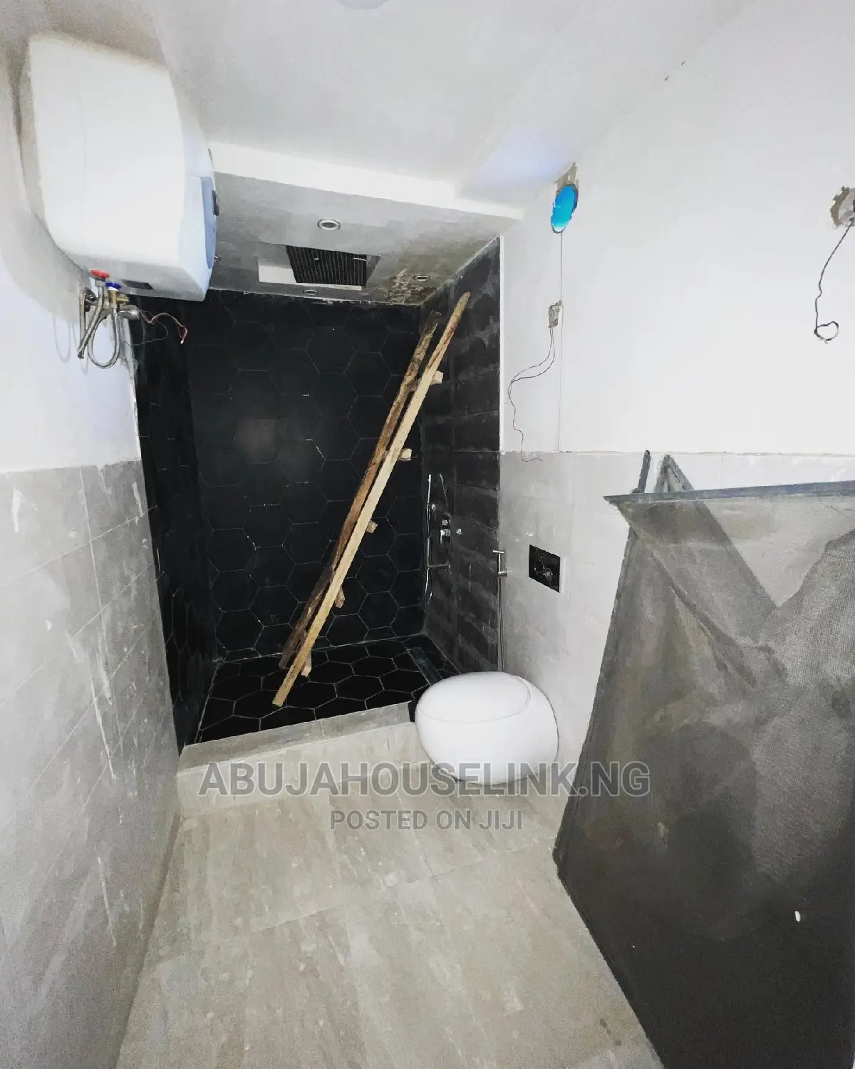 5bdrm Duplex in Guzape for sale in Guzape District