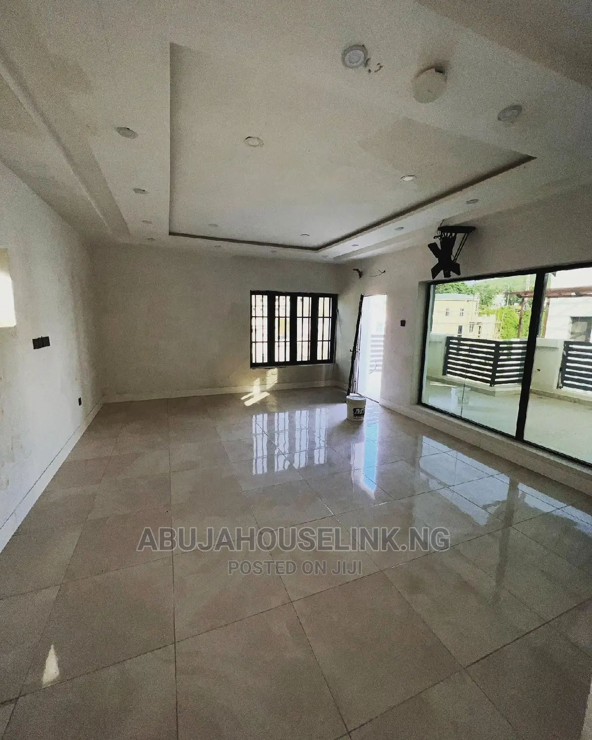 5bdrm Duplex in Guzape for sale in Guzape District