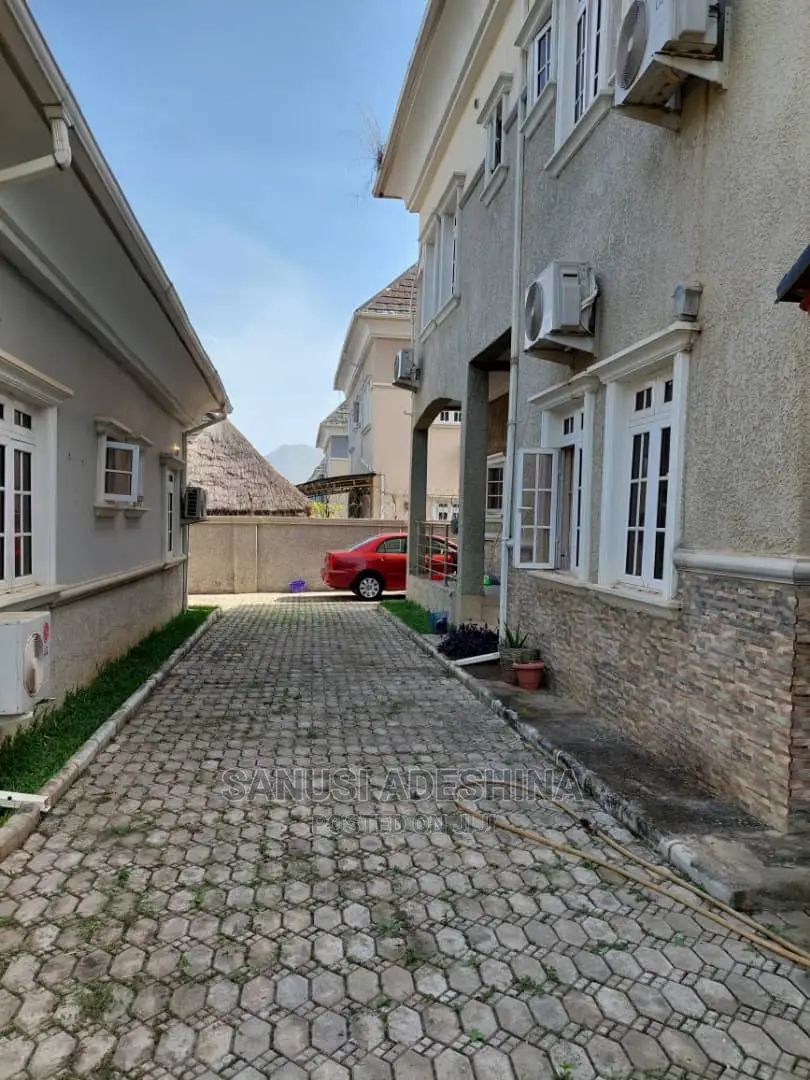 5bdrm Duplex in Efab Metropolitan, Gwarinpa for sale in Gwarinpa