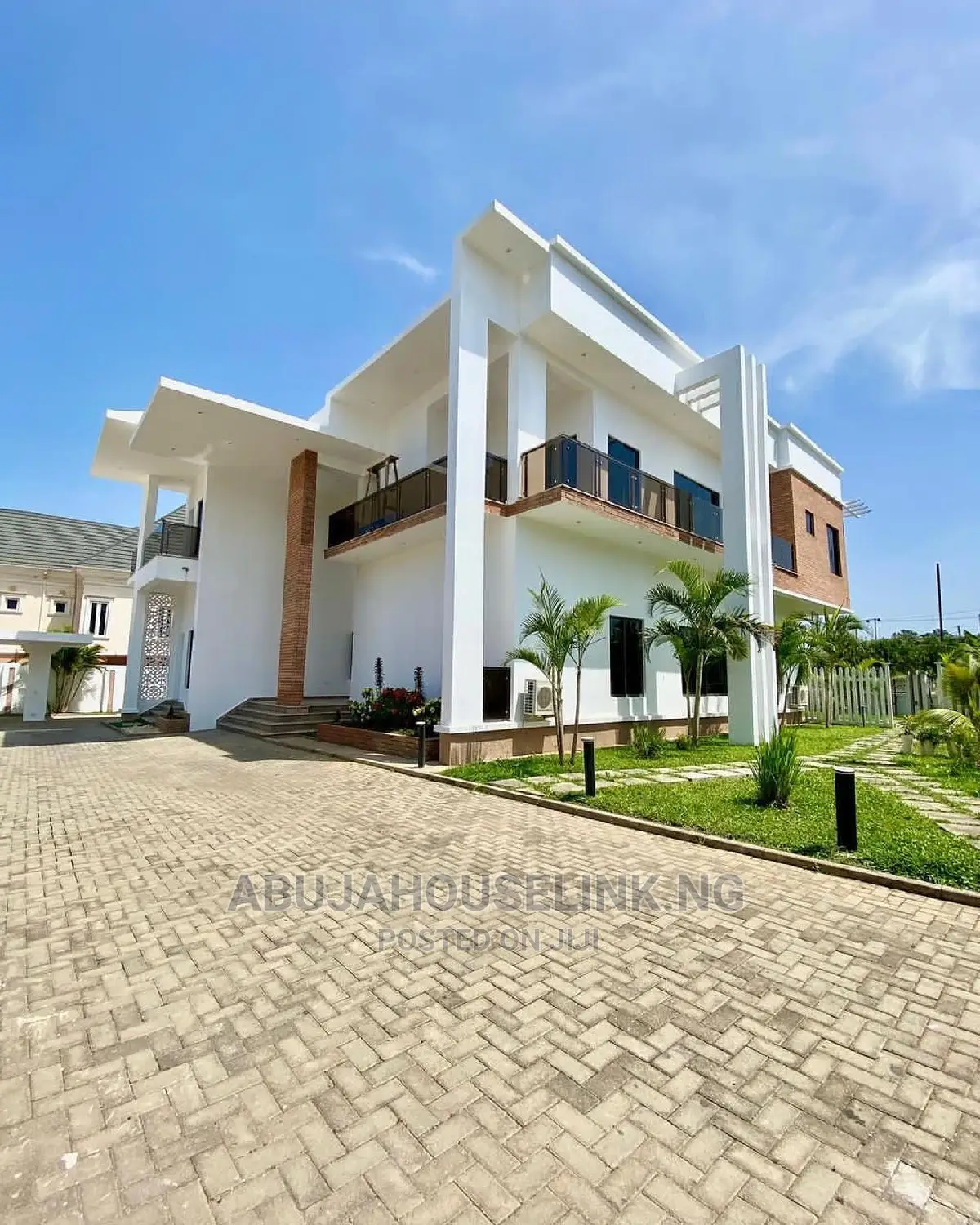 5bdrm Duplex in Guzape Abuja for sale in Guzape District