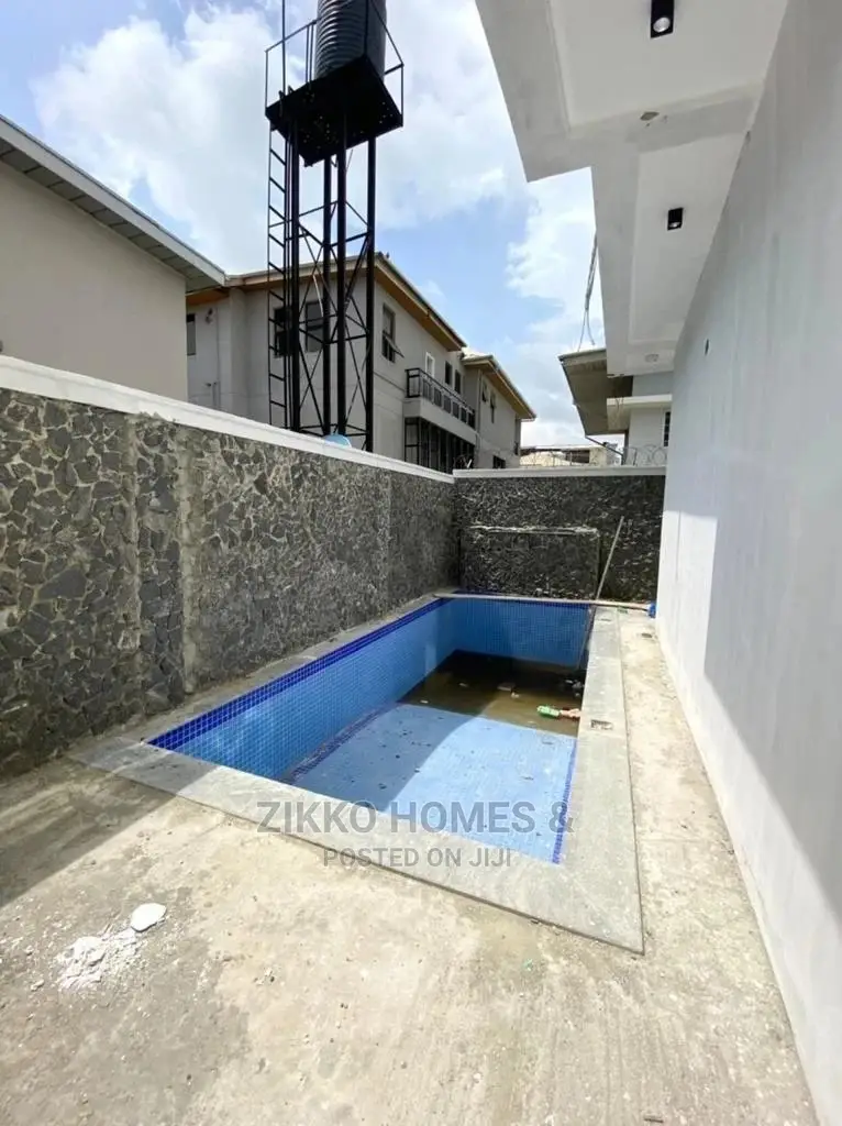 5bdrm Duplex in Lekki Phase 1, Ikate for Sale in Ikate