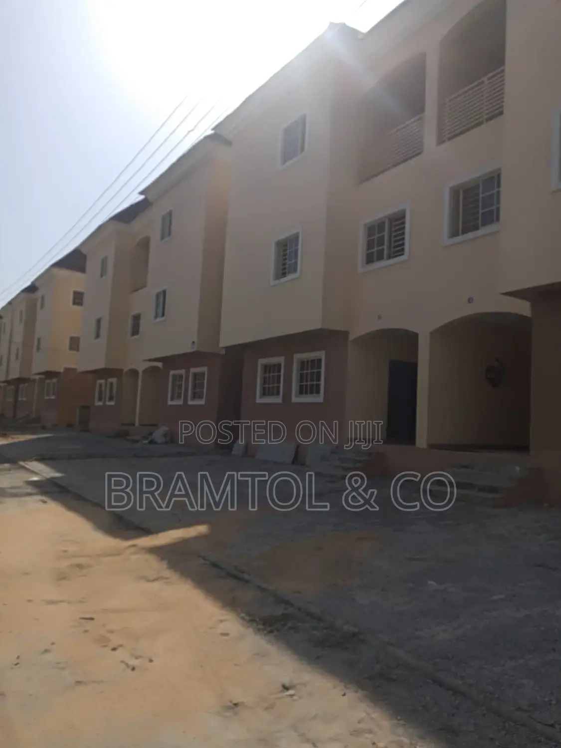 5bdrm Townhouse / Terrace in Kiami for rent in Kiami