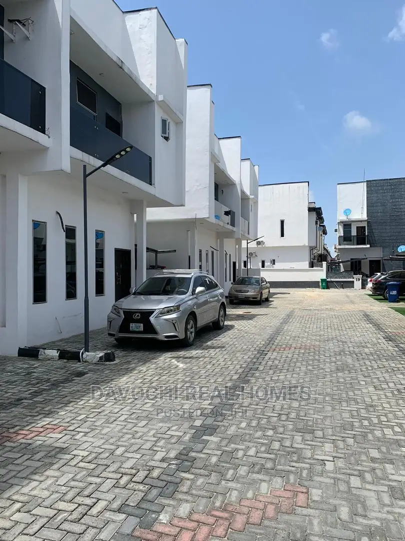 4bdrm Duplex in Ikota, Lekki for rent in Lekki