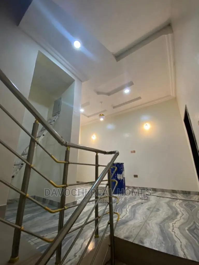 4bdrm Duplex in Ologolo Estate, Lekki for rent in Lekki