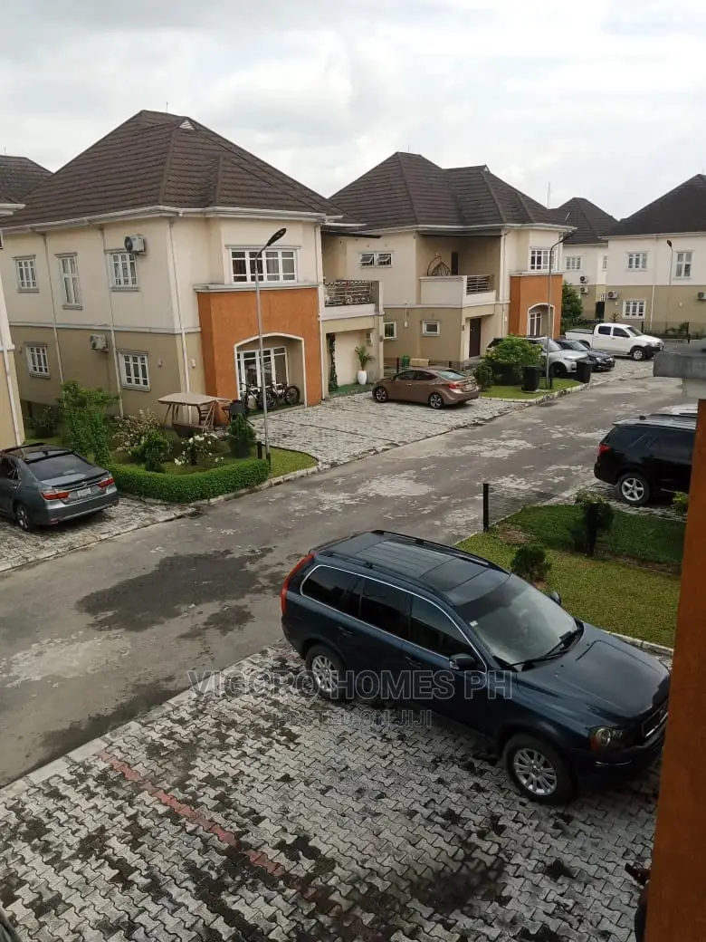 Furnished 4bdrm Duplex in Port-Harcourt for sale in Port-Harcourt