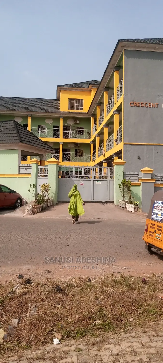 10bdrm House in Gwarimpa Estate Fct, Gwarinpa for Sale in Gwarinpa