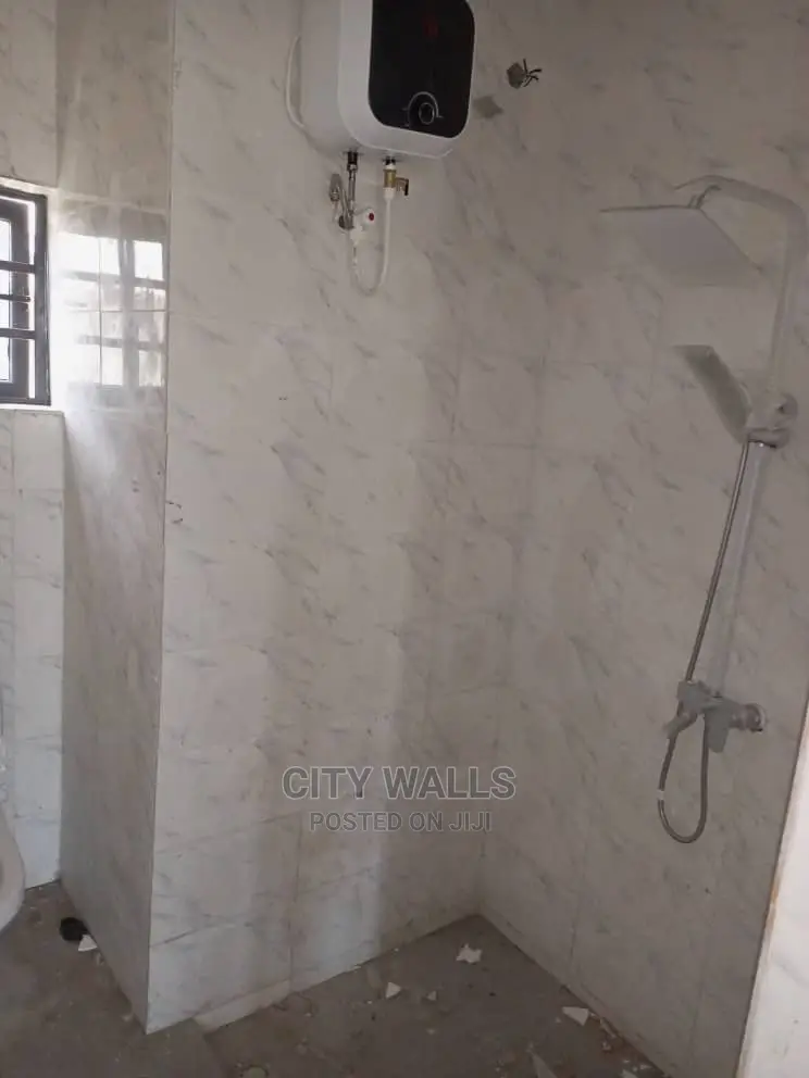 Mini Flat in Chevron for Sale in Chevron