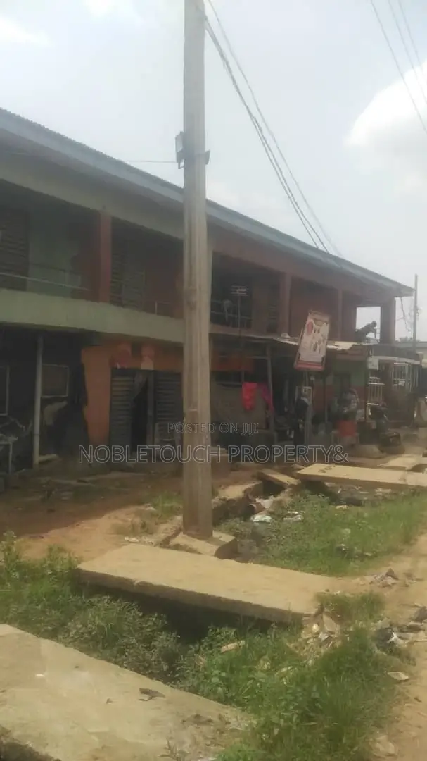 3bdrm Block of Flats in Off Ijegun Jakande for Sale in Ijegun