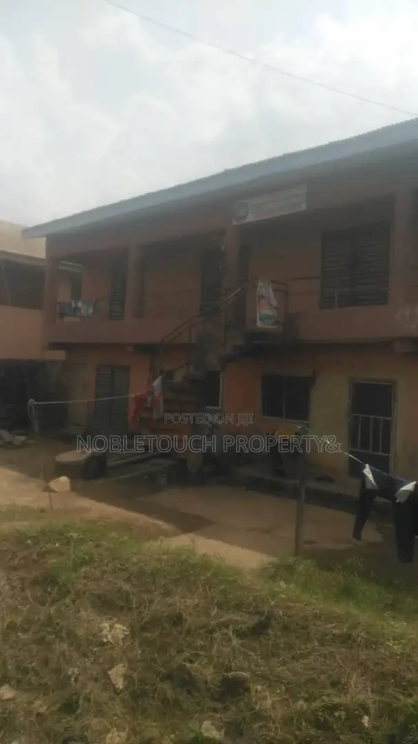 3bdrm Block of Flats in Off Ijegun Jakande for Sale in Ijegun