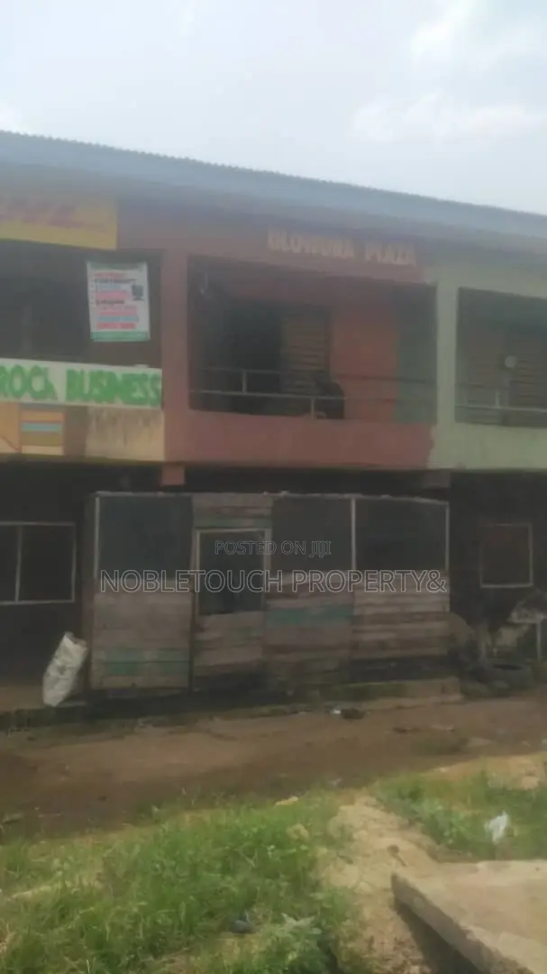 3bdrm Block of Flats in Off Ijegun Jakande for Sale in Ijegun