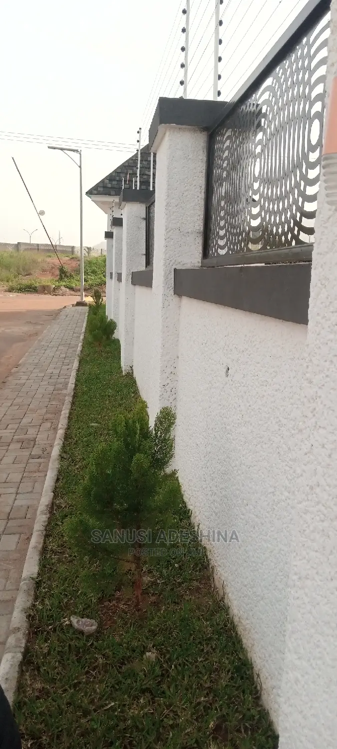 5bdrm Maisonette in Efab Metropolitan, Gwarinpa for sale in Gwarinpa