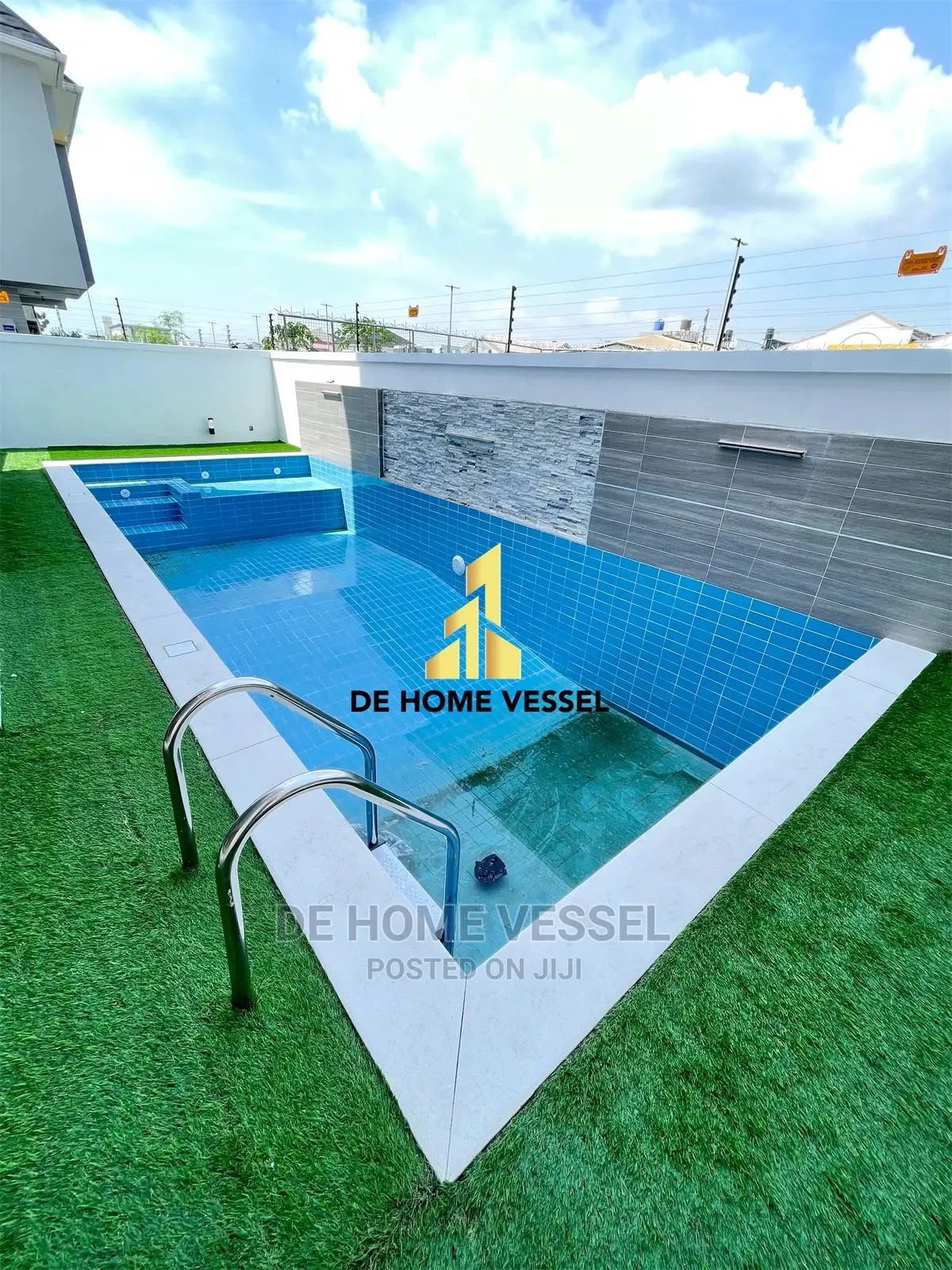 5bdrm Duplex in Lekki Phase 1 for Sale in Lekki Phase 1