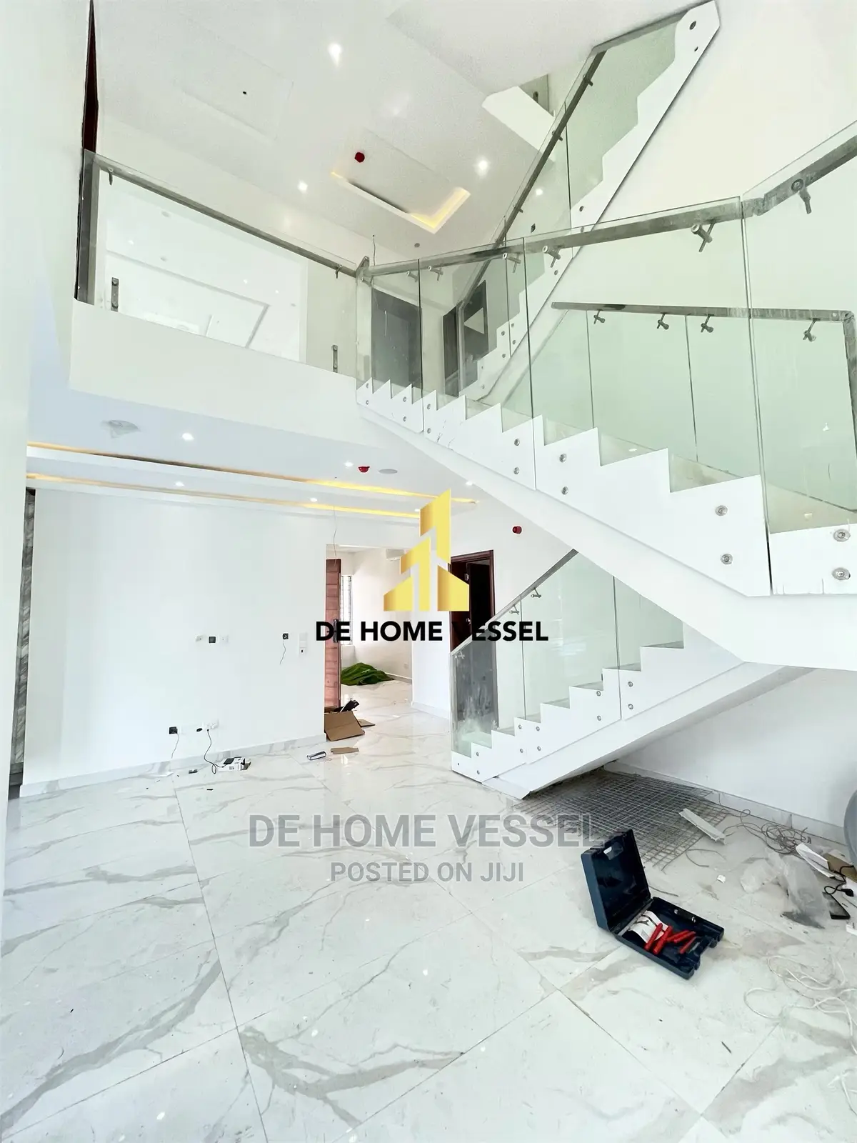 5bdrm Duplex in Lekki Phase 1 for Sale in Lekki Phase 1