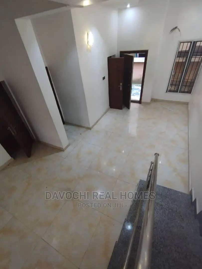 4bdrm Duplex in Ologolo Estate, Lekki for sale in Lekki