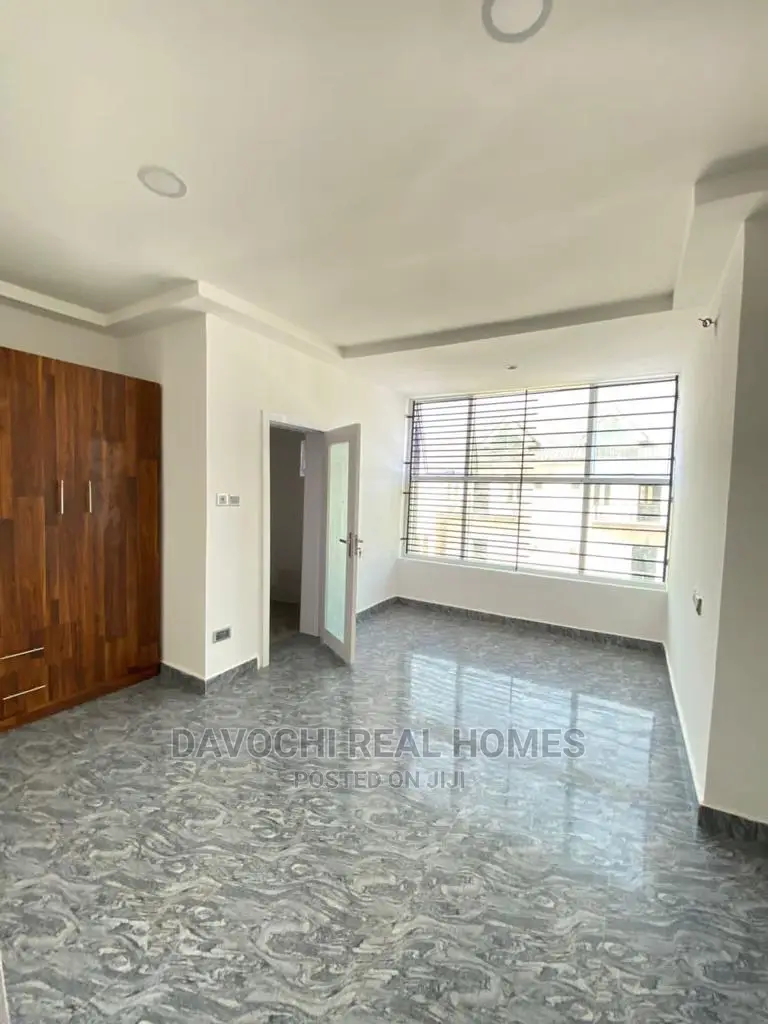 2bdrm Block of Flats in Ikate, Lekki for rent in Lekki