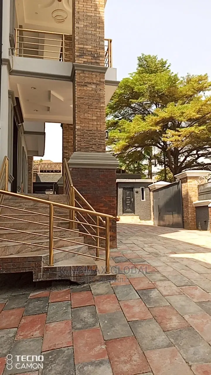 7bdrm Mansion in Maitama for sale in Maitama