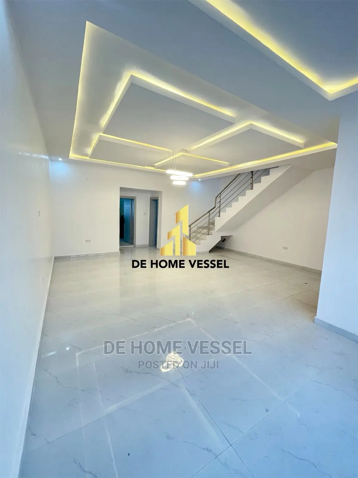 6bdrm Townhouse/Terrace in Chevron for Sale in Chevron