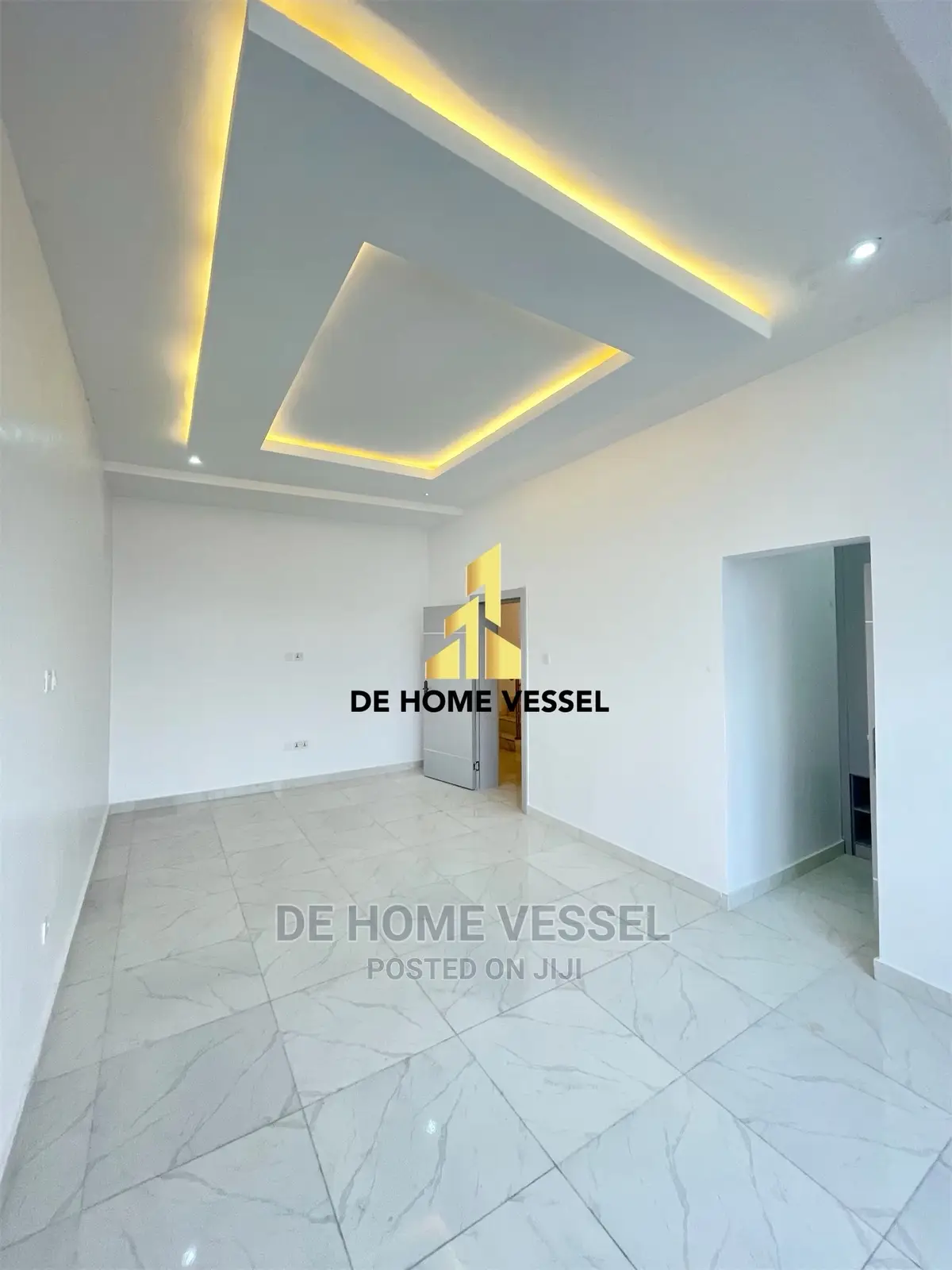 6bdrm Townhouse/Terrace in Chevron for Sale in Chevron