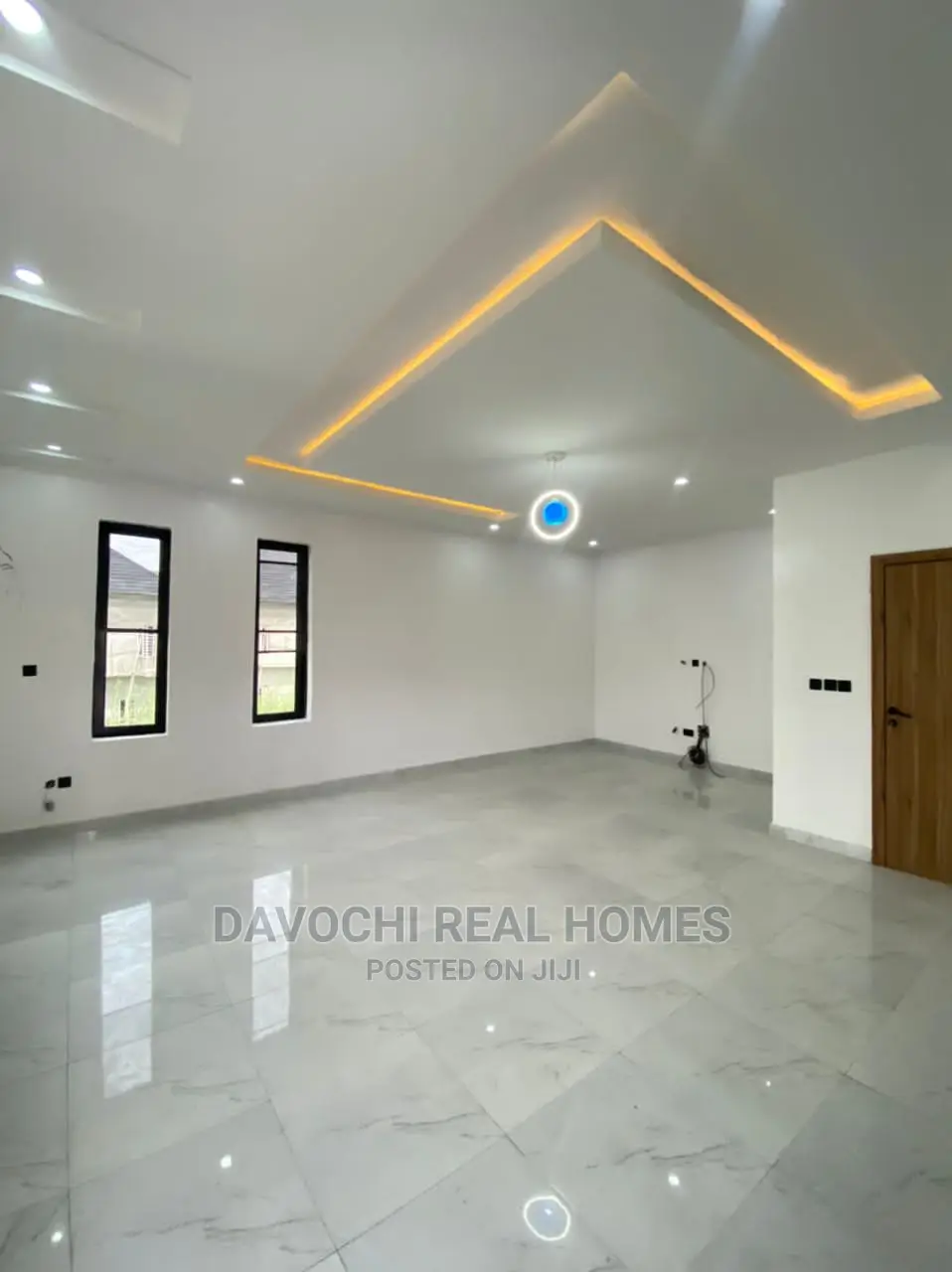 5bdrm Duplex in Lekki County for Sale in Lekki