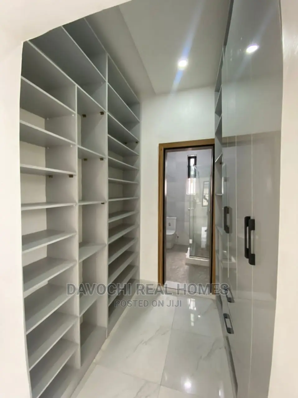5bdrm Duplex in Lekki County for Sale in Lekki