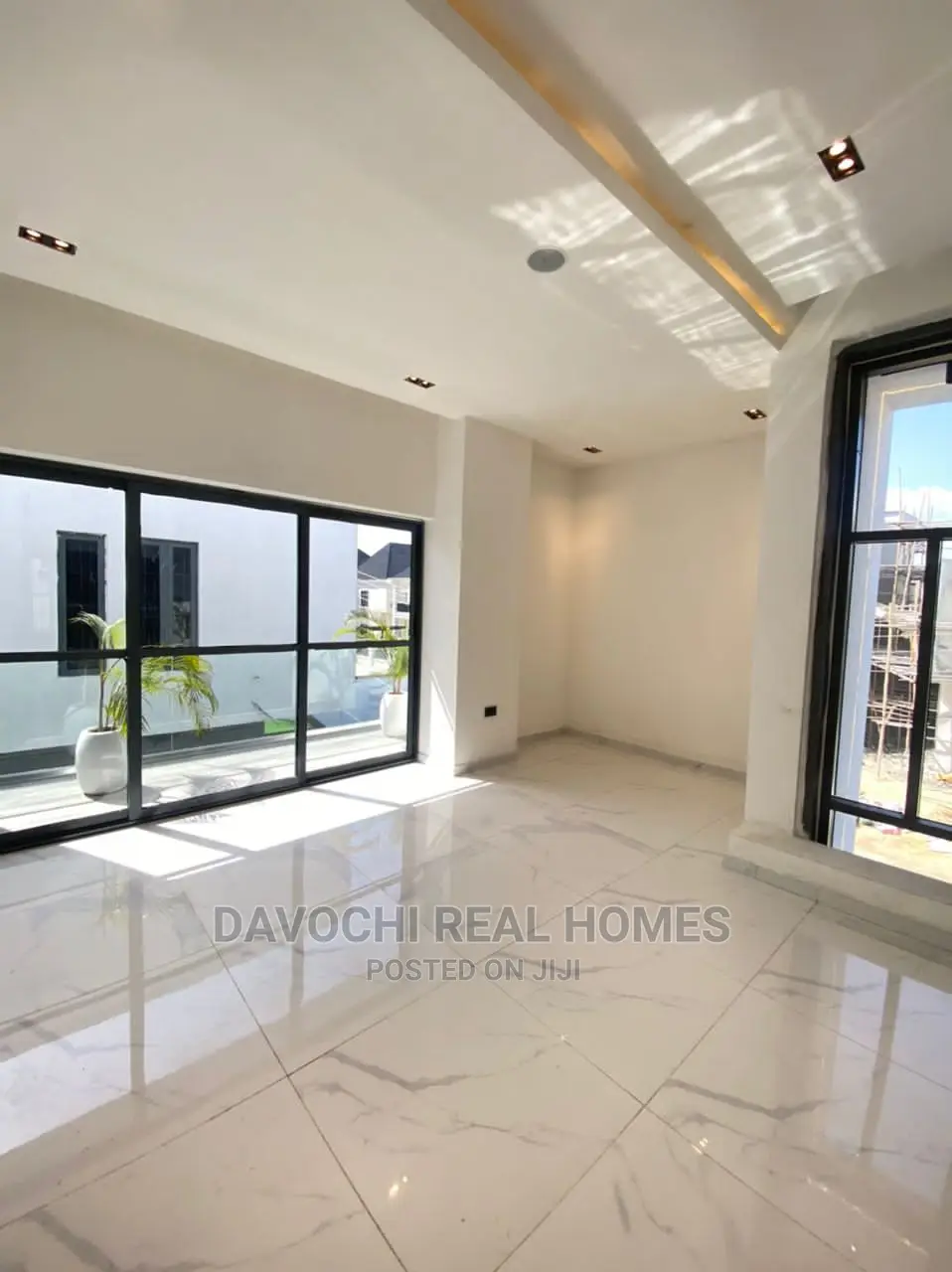 5bdrm Duplex in Lekki County for Sale in Lekki