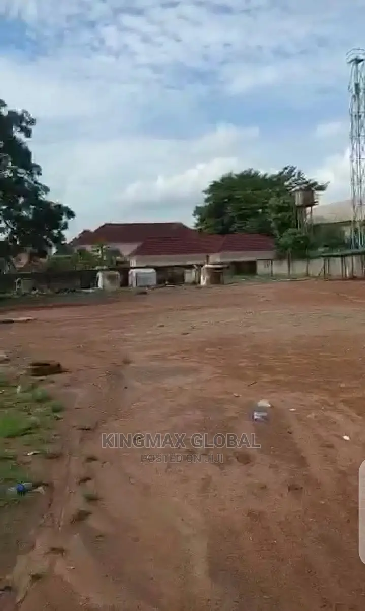 *Hot DISTRESSED* Sale: A Flat Fence and Gated Residential in Katampe Extension