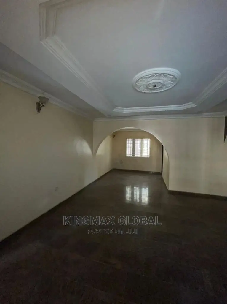 3bdrm Block of Flats in Wuye for sale in Wuye
