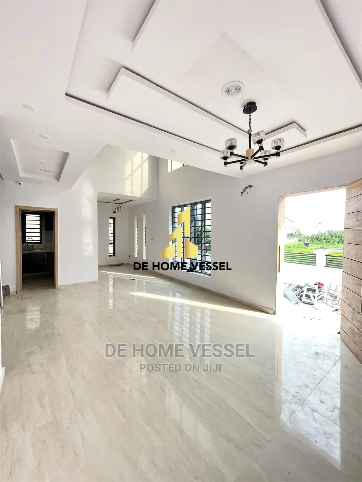 5bdrm Duplex in Chevron for Sale in Chevron