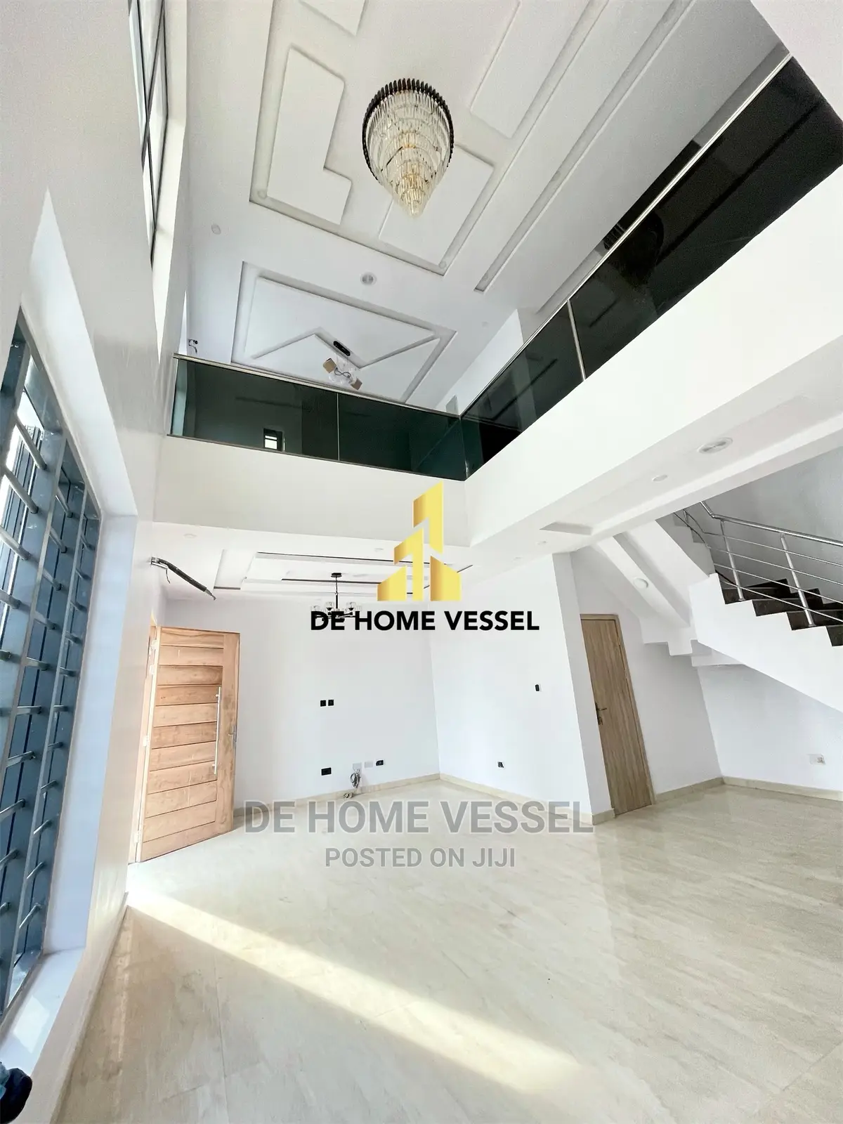 5bdrm Duplex in Chevron for Sale in Chevron