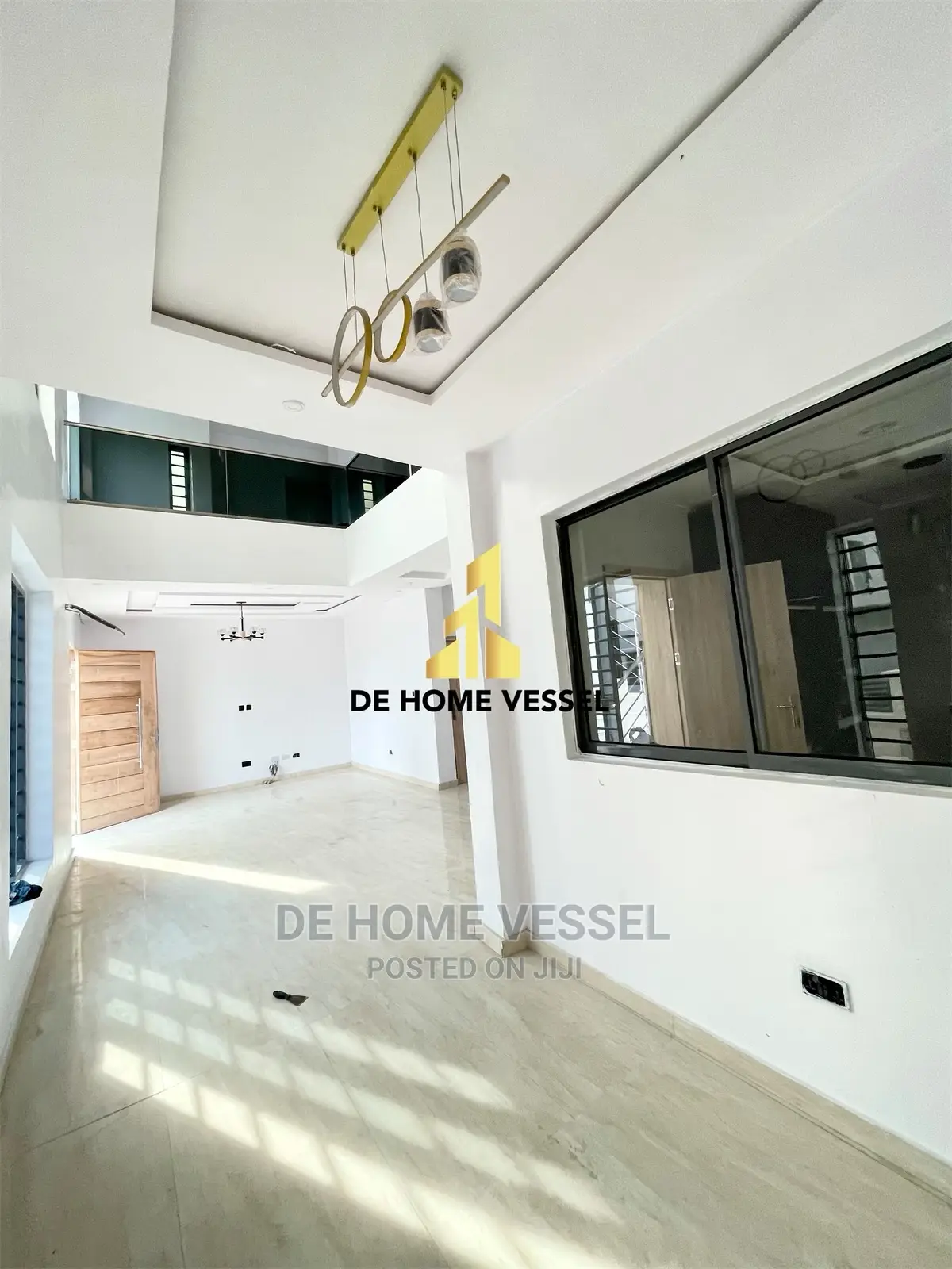 5bdrm Duplex in Chevron for Sale in Chevron