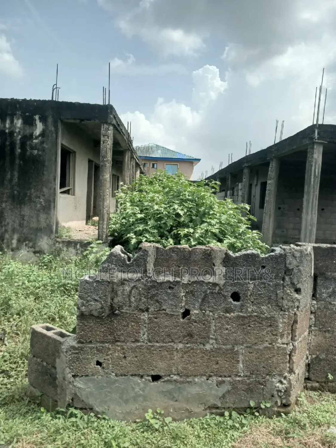 Uncompleted School Building in a Nice Location in Iseri Olofin