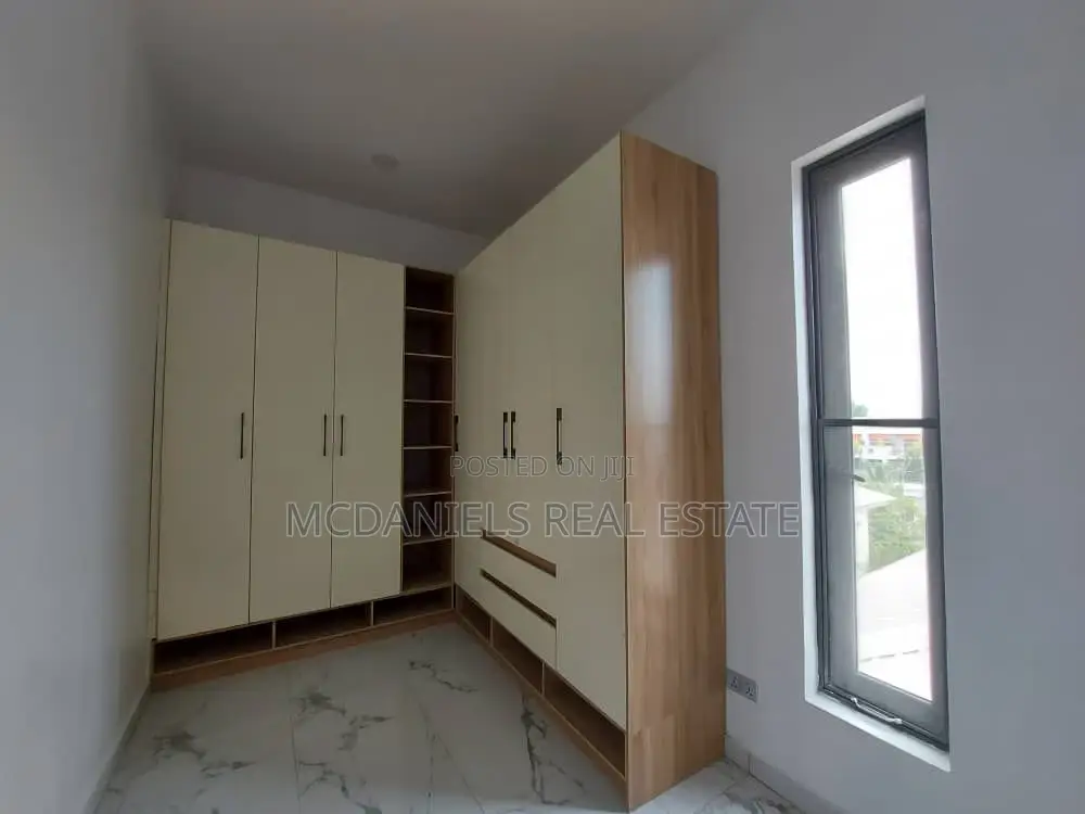 4bdrm Duplex in Lekki Phase 1 for rent in Lekki Phase 1