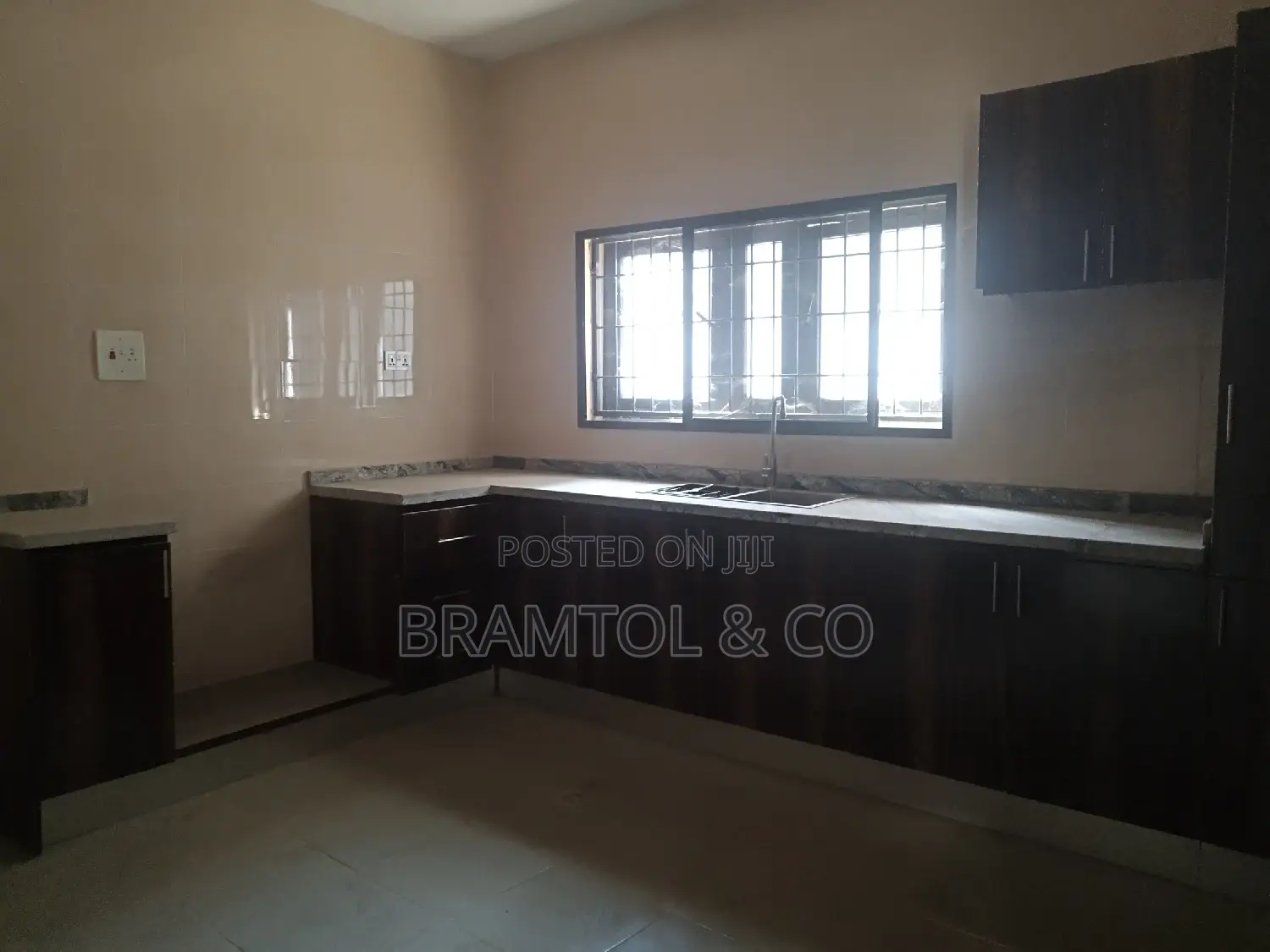 3bdrm Block of Flats in Jahi for rent in Jahi